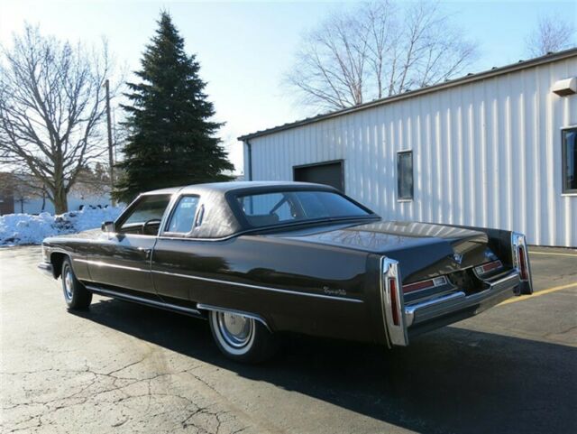 Cadillac DeVille 1976 image number 30