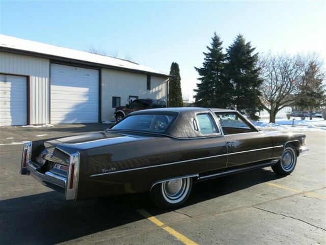 Cadillac DeVille 1976 image number 33