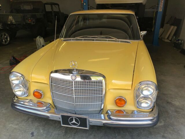 Mercedes-Benz 280se 1973 image number 17