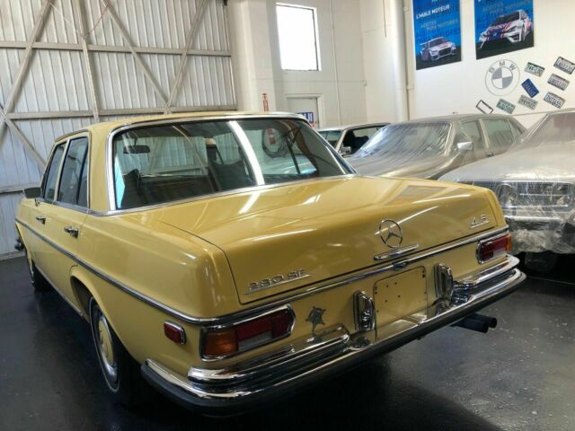 Mercedes-Benz 280se 1973 image number 3