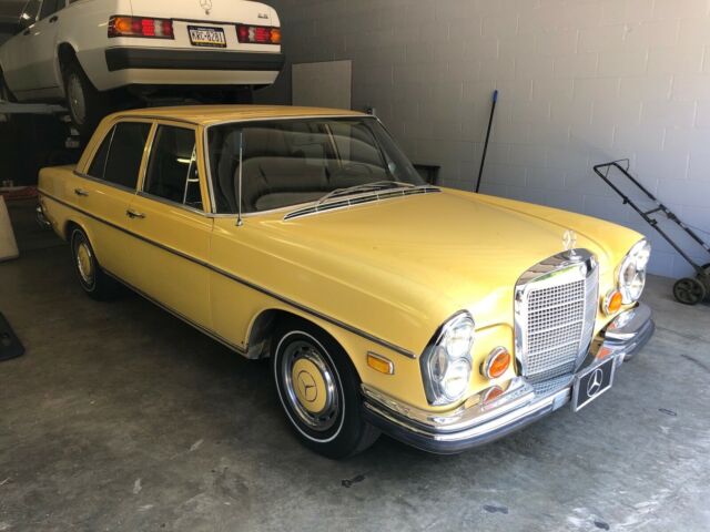 Mercedes-Benz 280se 1973 image number 40