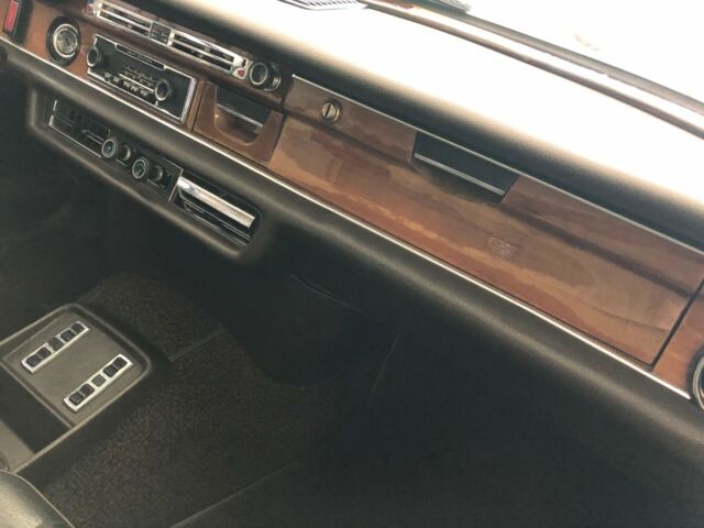 Mercedes-Benz 280se 1973 image number 9