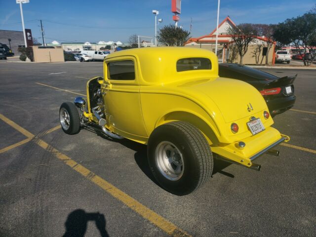 Ford 3 Window Coupe 1932 image number 13