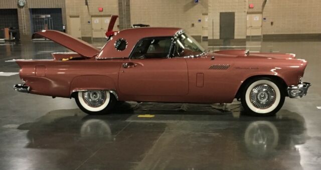 Ford Thunderbird 1957 image number 0