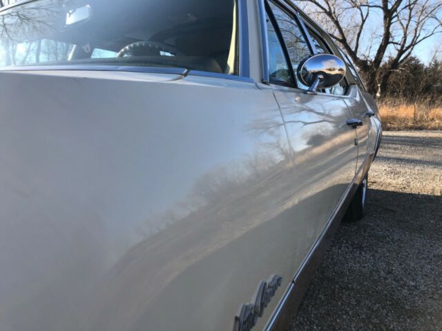 Oldsmobile Custom Cruiser 1968 image number 3