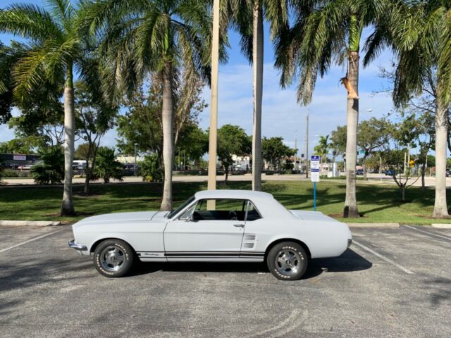 Ford Mustang 1967 image number 19