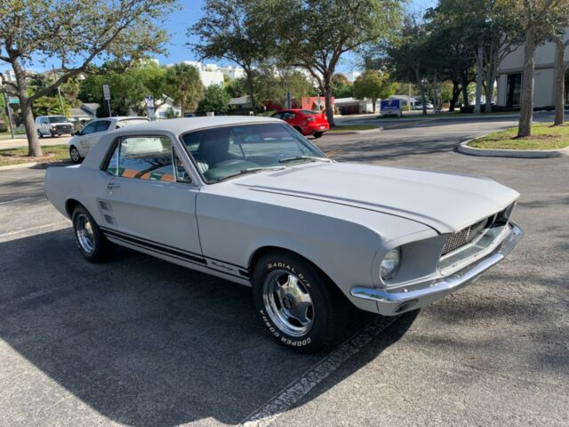 Ford Mustang 1967 image number 20