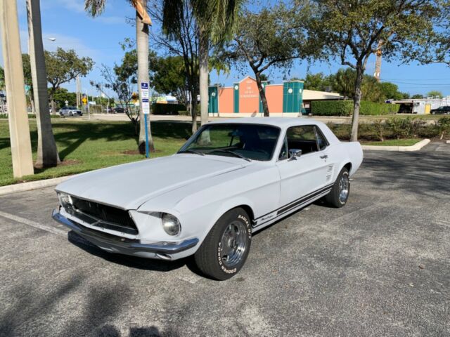 Ford Mustang 1967 image number 28