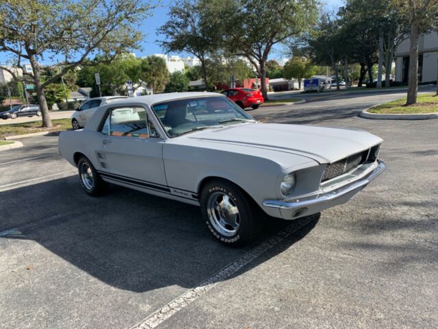 Ford Mustang 1967 image number 29