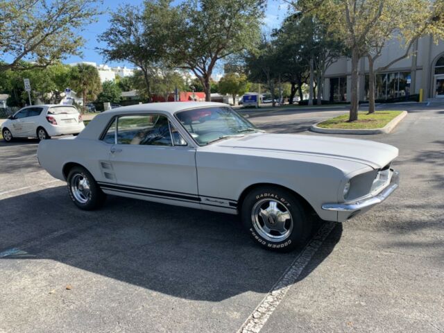 Ford Mustang 1967 image number 30