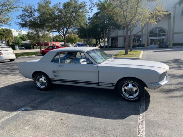 Ford Mustang 1967 image number 31