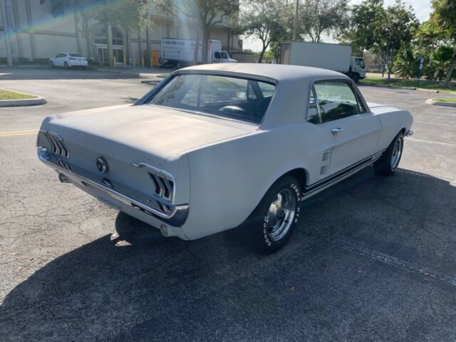 Ford Mustang 1967 image number 35