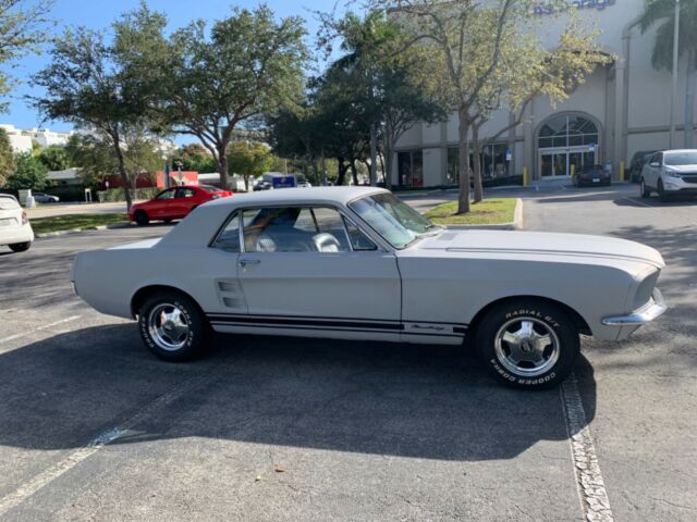 Ford Mustang 1967 image number 45