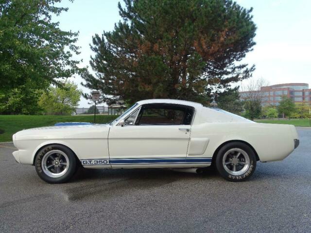 Ford Mustang 1966 image number 21