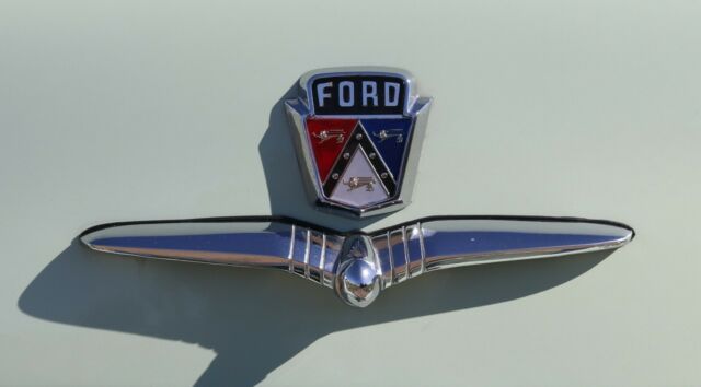 Ford CustomLine 1953 image number 12