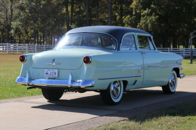 Ford CustomLine 1953 image number 7