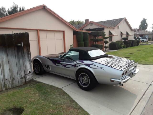 Chevrolet Corvette Stingray Convertible + HARD TOP 1968 image number 24