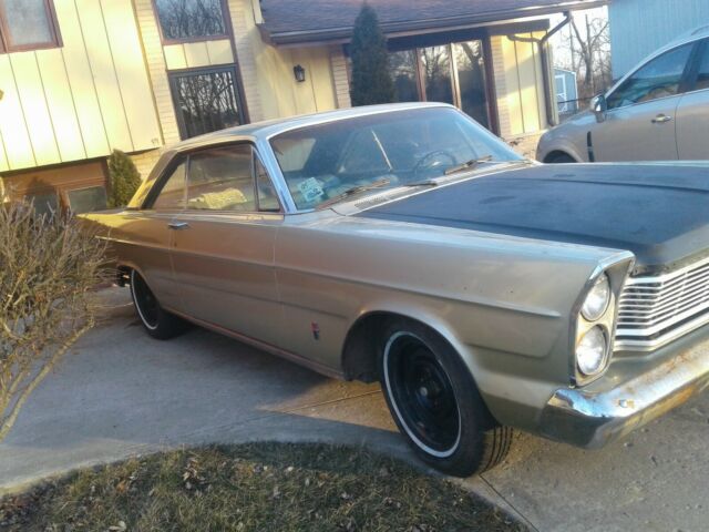 Ford Galaxie 1965 image number 14