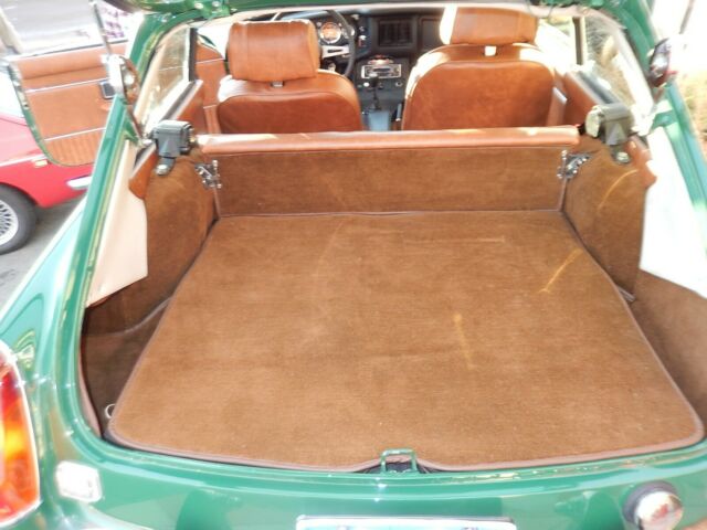 MG MGB 1973 image number 21