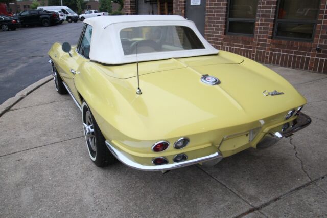 Chevrolet Corvette 1965 image number 27