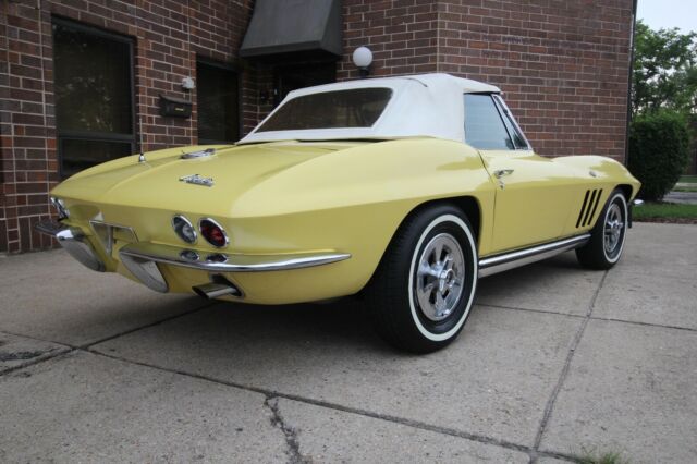 Chevrolet Corvette 1965 image number 7