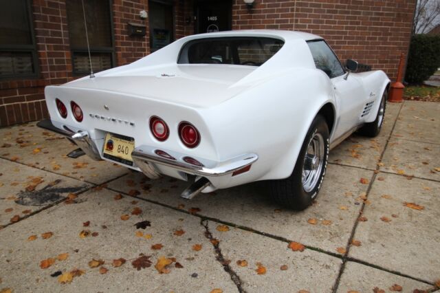 Chevrolet Corvette 1972 image number 28