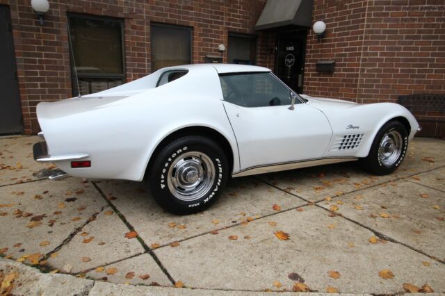 Chevrolet Corvette 1972 image number 29