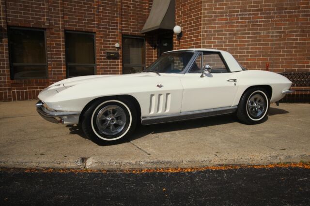 Chevrolet Corvette 1966 image number 1