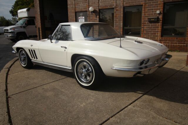 Chevrolet Corvette 1966 image number 26