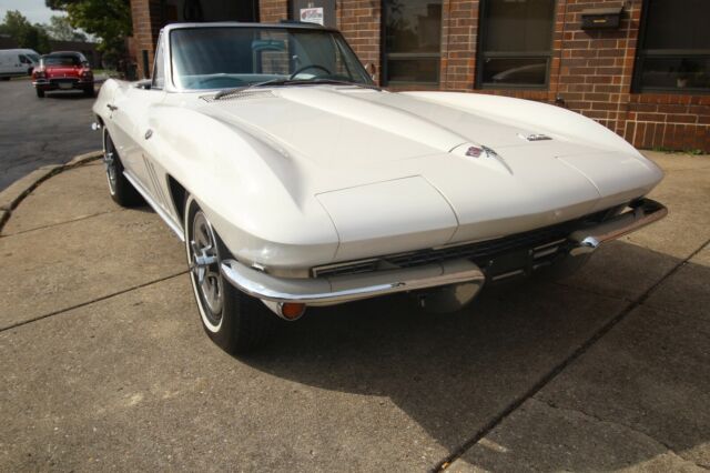 Chevrolet Corvette 1966 image number 31