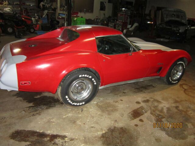 Chevrolet Corvette 1975 image number 11