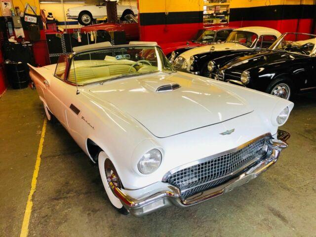 Ford Thunderbird 1957 image number 0