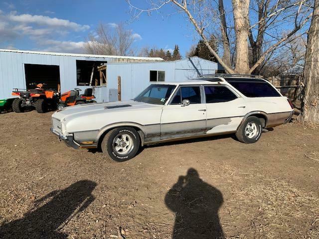 Oldsmobile Custom Cruiser 1972 image number 0