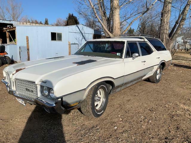 Oldsmobile Custom Cruiser 1972 image number 14