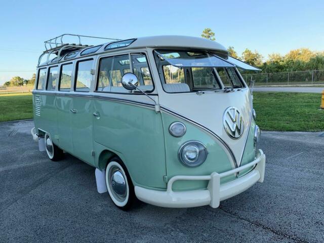 Volkswagen Bus/Vanagon 1975 image number 38