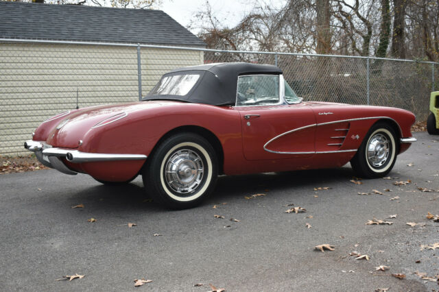 Chevrolet Corvette 1960 image number 1