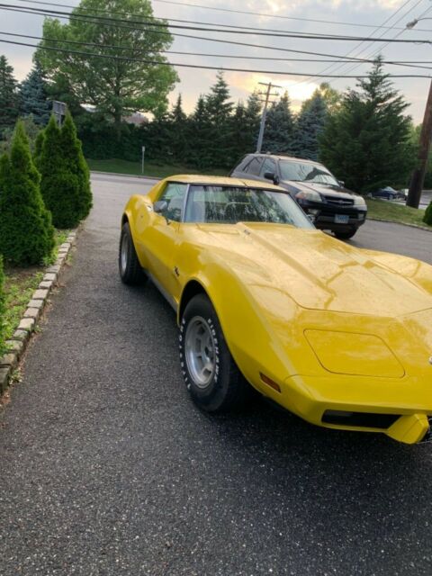 Chevrolet Corvette 1976 image number 2