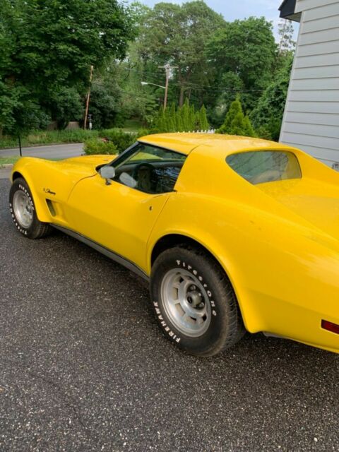 Chevrolet Corvette 1976 image number 31