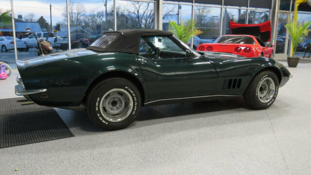 Chevrolet Corvette 1968 image number 16