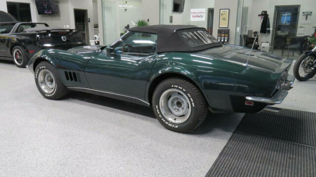 Chevrolet Corvette 1968 image number 2