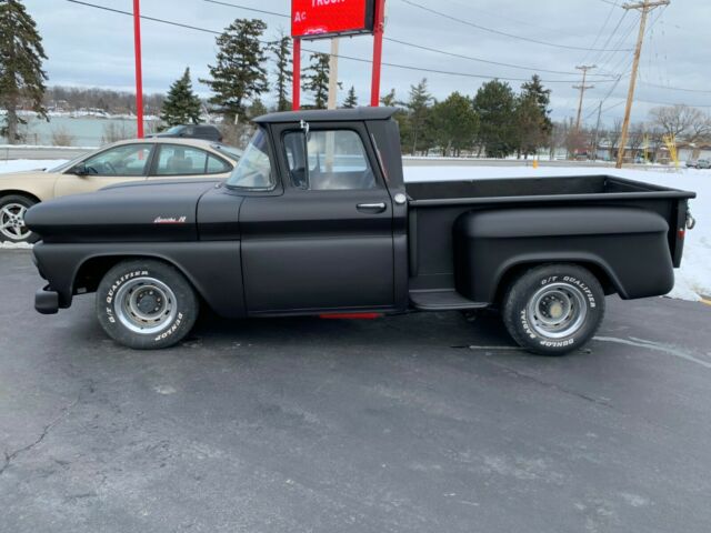 Chevrolet C-10 1961 image number 0