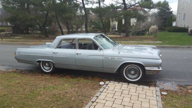 Buick LeSabre 1963 image number 1