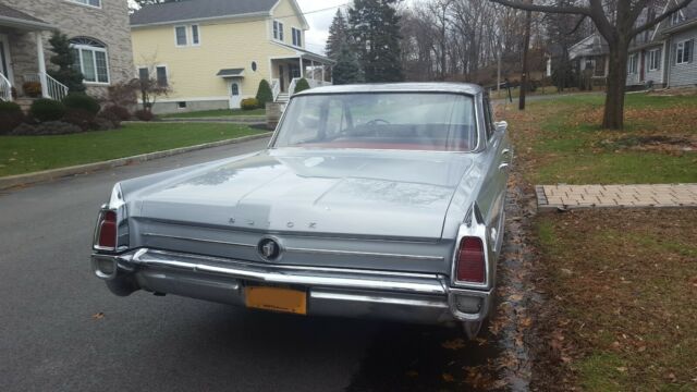 Buick LeSabre 1963 image number 12