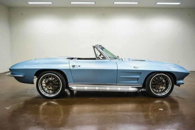 Chevrolet Corvette 1964 image number 25