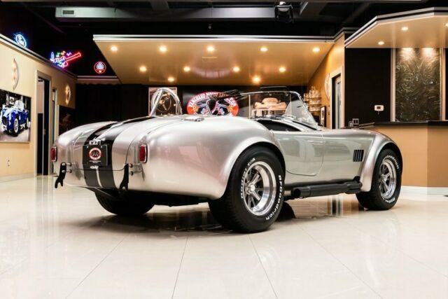 Shelby Cobra 1965 image number 10