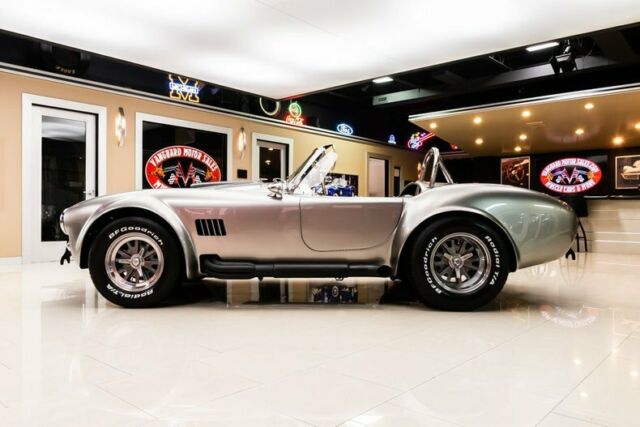 Shelby Cobra 1965 image number 16