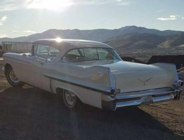 Cadillac coupe Deville 1957 image number 1