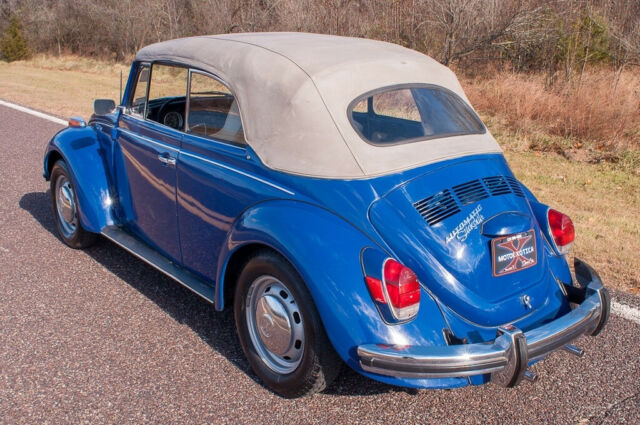 Volkswagen Super Beetle 1971 image number 16