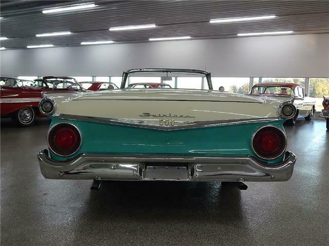 FORD FAIRLANE 500 SKYLINER 1959 image number 32