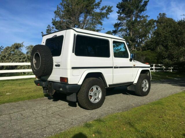 Mercedes-Benz G-Class 1900 image number 2